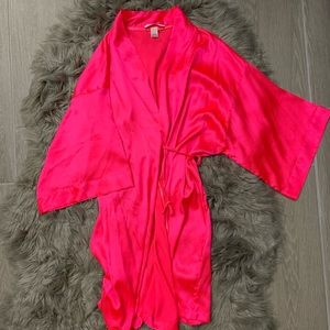 Neon Fusca pink robe